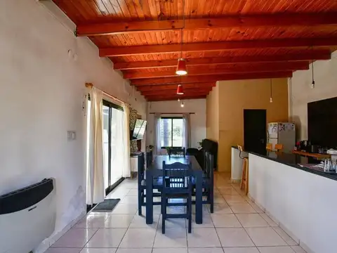 Casa 4 ambientes con 1 baño
