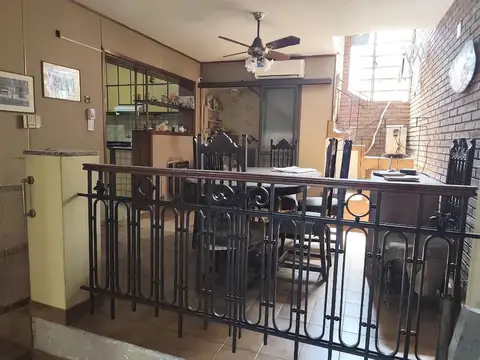 Casa en Alquiler con 1 cochera