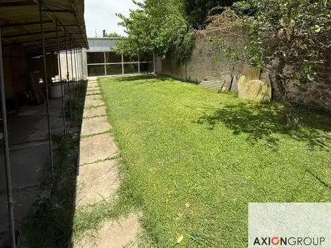 Casa 6 ambientes con 2 baños