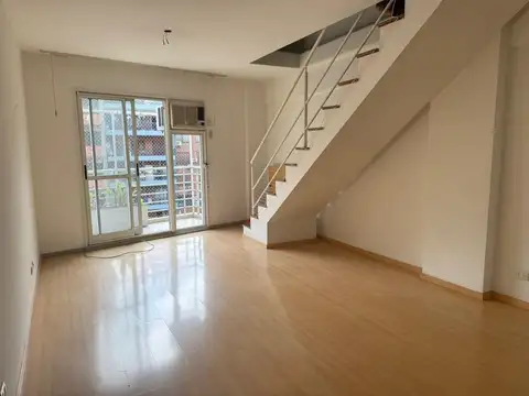 AMPLIO DUPLEX 2 AMBIENTES MUY LUMINOSO