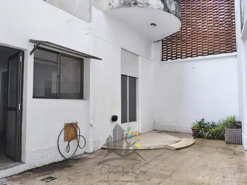 Hermoso PH con entrada individual directa desde la calle