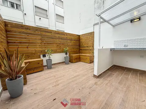 1 AMBIENTE CON PATIO. COLON Y SANTA FE.