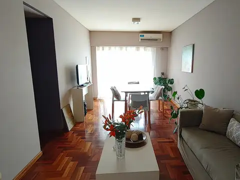 Venta de Departamento 3 ambientes con Cochera en Morón centro. Oportunidad!