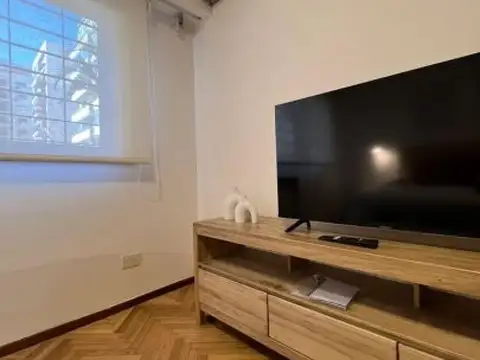 Belgrano, Blanco Encalada 2000, 5 amb, 179m2, u$s 2,200 + luz + gas + internet.