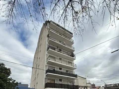 Alquiler 3 ambientes al frente balcón Corrido y cochera en Villa Luro