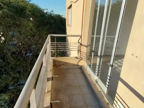 Depto Tipo Casa 2 ambientes con 1 baño