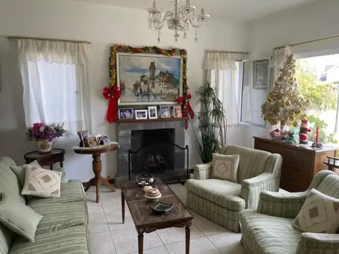 VENTA DE CASA EN EL BARRIO ECHEVERRIA DEL LAGO CANNING