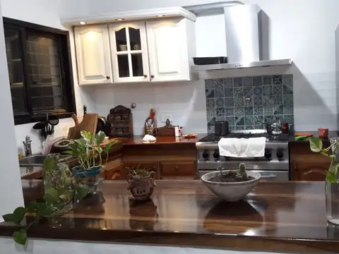 Casa 4 ambientes con patio APTA CREDITO