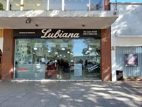 Alquiler Amplio Local Comercial Patio