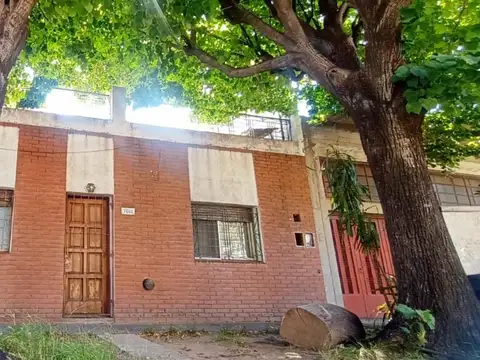 VENTA Casa en PH al frente, independiente | patio y terraza