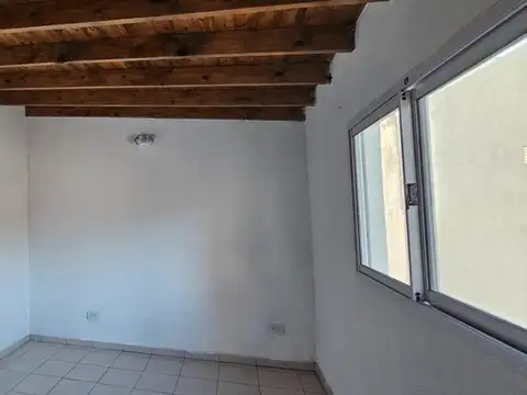 Depto Tipo Casa 2 ambientes con 1 baño