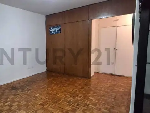 Aguero 1700, Piso 0