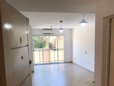 Departamento en Alquiler en Lomas de Zamora, $ 420.000