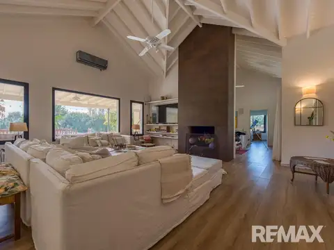 Casa 6 ambientes con 3 baños