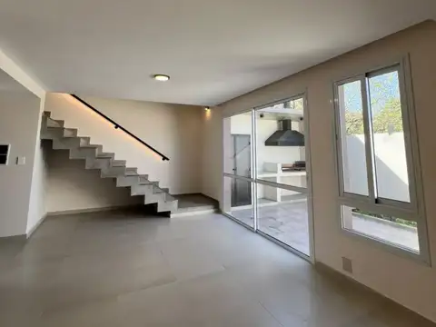 Casa en Alquiler A Estrenar