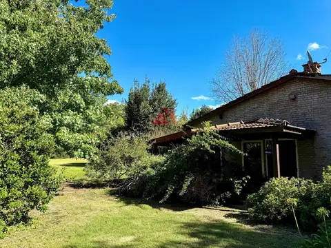 Casa Chalet  en Venta en Parque Jularó, Exaltación de la Cruz, G.B.A. Zona Norte