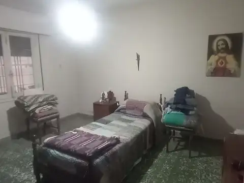 VENTA CASA 2 DORMITORIOS AMPLIO TERRENO