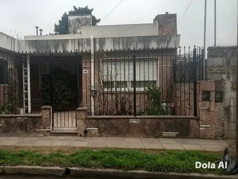 VENTA CASA 2 DORMITORIOS AMPLIO TERRENO