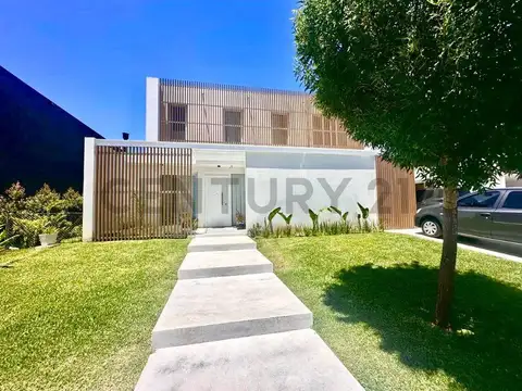 ALQUILER CASA 6 AMBIENTES AMOBLADA CARPINCHOS NORDELTA