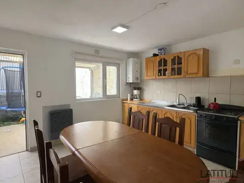 Casa 3 ambientes con 1 baño