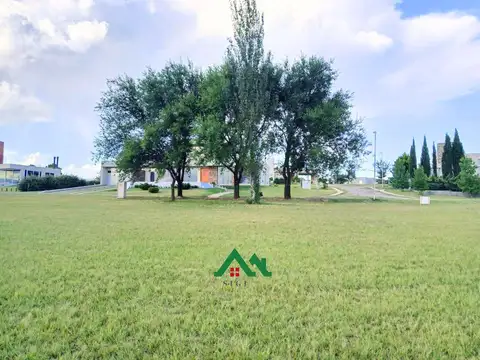Terreno en venta en Carlos Paz Golf 832 m² en entorno natural con seguridad