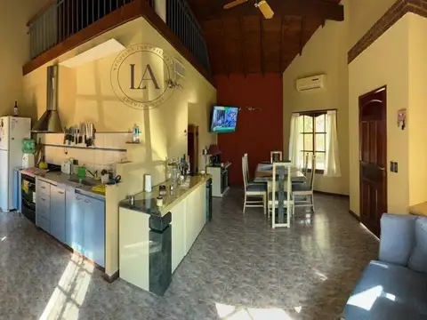 Casa en Alquiler con 5 cocheras
