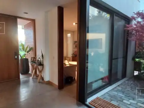 Casa 5 ambientes con 4 baños