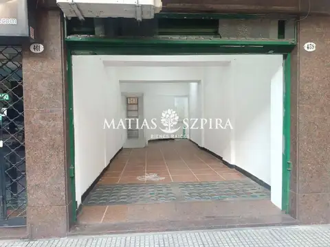 78 m² totales|  Excelente ubicación comercial | Planta baja   subsuelo | Persiana metálica