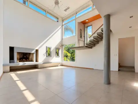 Casa 5 ambientes con 4 baños
