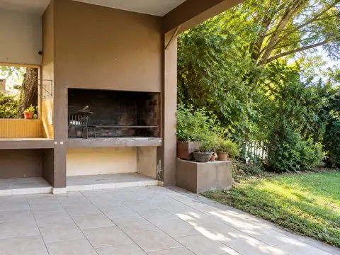 CASA EN VENTA EN BARRIO COUNTRY CLUB LOS CARDALES