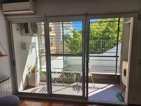 Belgrano, Zapiola 2400, piso 2, 1 amb, 30m2, u$s 500 + expensas + servicios. 28-06-26 .