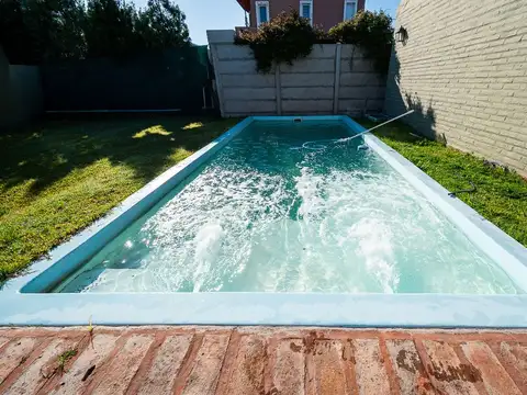 CASA EN VENTA EN PTO. GRAL. SAN MARTIN CON PILETA