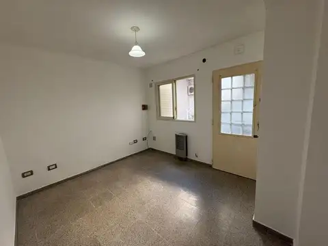 Depto Tipo Casa 2 ambientes con 1 baño