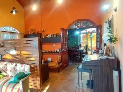 Casa 4 ambientes con 3 baños