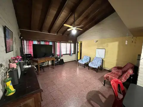 Casa 5 ambientes con 3 baños