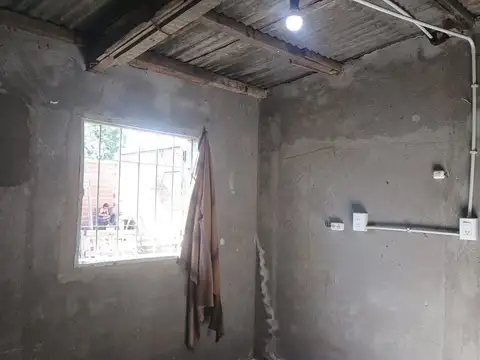 Casa 3 ambientes con 1 baño