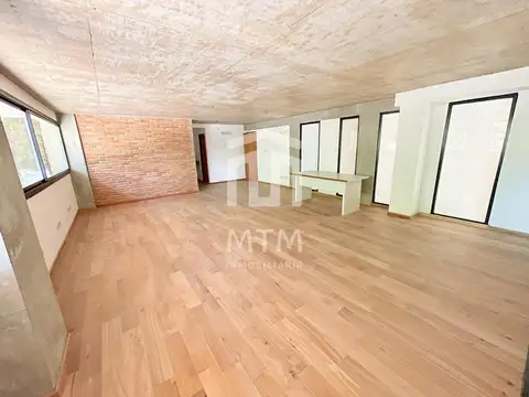 Oficina en Venta al Este