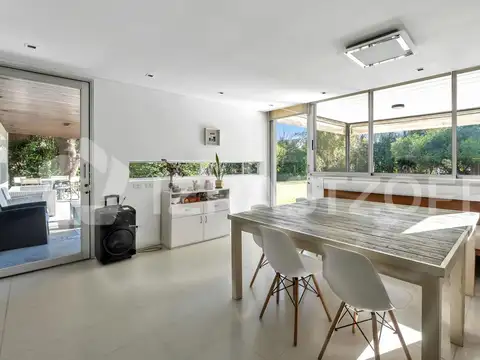 Casa en  Galapagos  7 ambientes