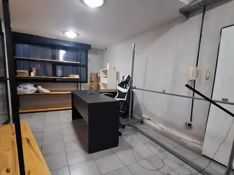 Oficina en Alquiler con 1 cochera