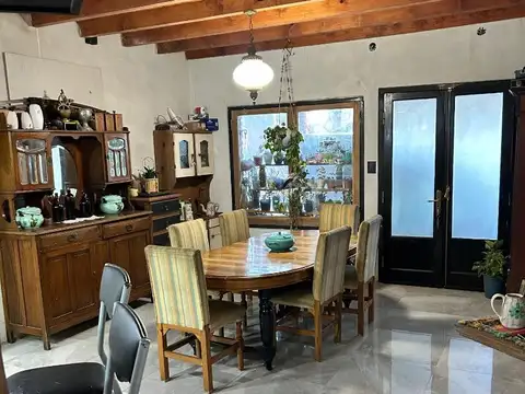 Casa en Alquiler con 1 cochera