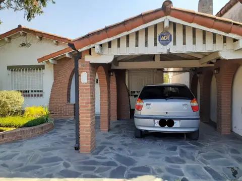 Casa en Venta en Burzaco, USD 160.000