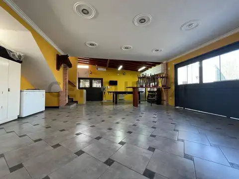 Casa 3 ambientes con 2 baños