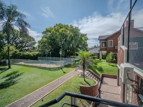 EXCLUSIVA CASA DE 7 AMB HURLINGHAM APTO CREDITO