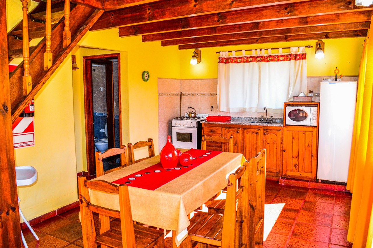 Complejo de 5 cabañas + amplia casa.