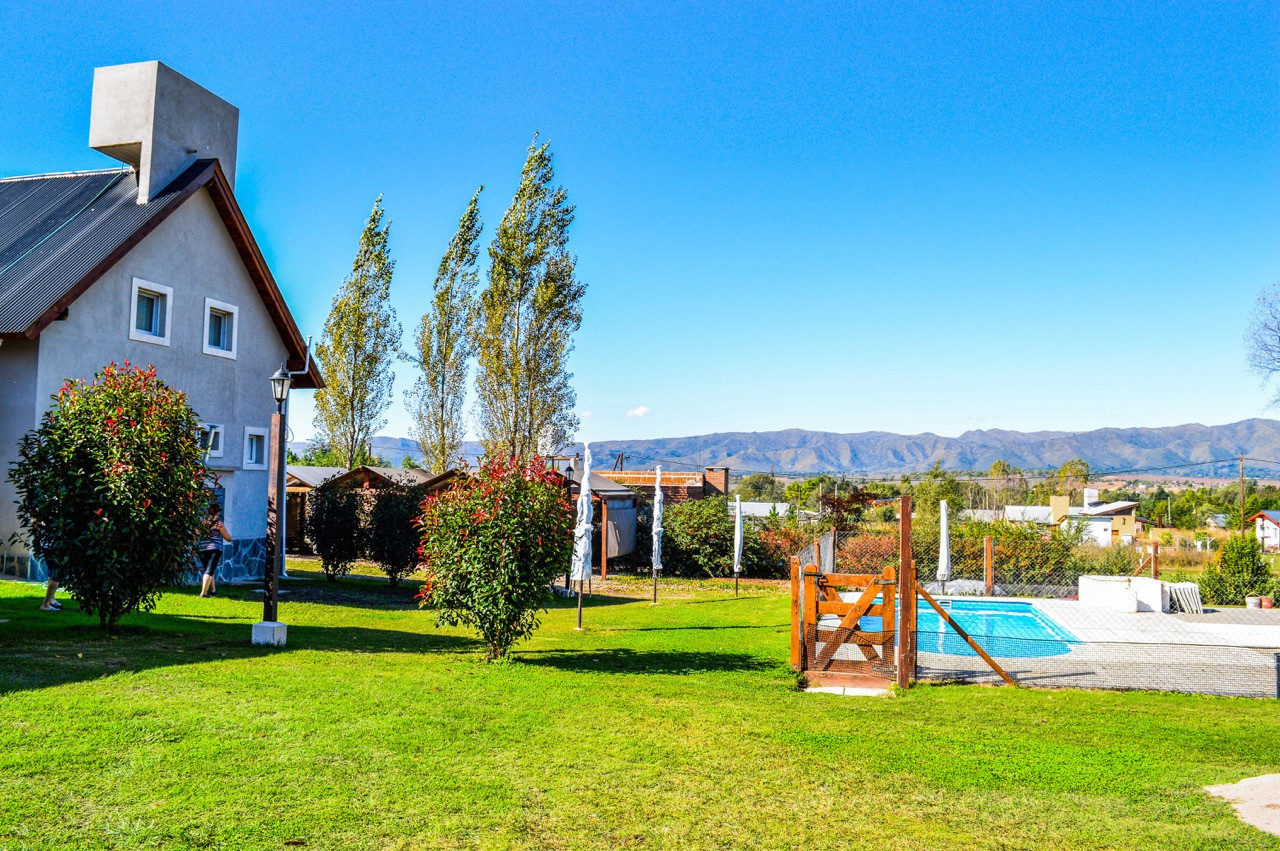 Complejo de 5 cabañas + amplia casa.