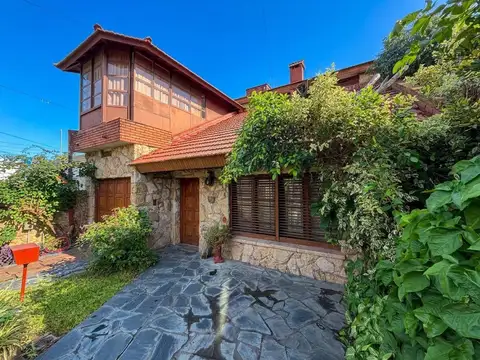Casa 5 ambientes con 2 baños