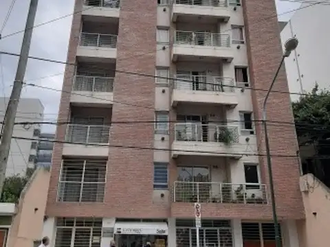 Exc Depto 1 dorm vta bcon al frente Pueyrredón al 1300