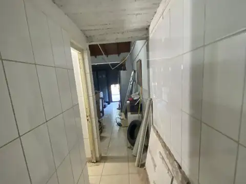 Local en Alquiler en Los Hornos, $ 450.000