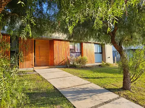 Casa En Venta En Pilar Del Este, Barrio Santa Elena, Pilar, G.b.a. Zona Norte