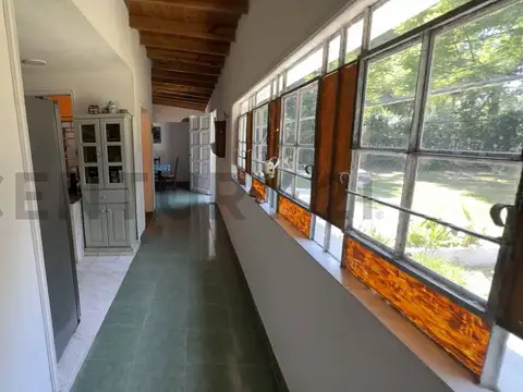 150 y 413 - Casa de un dormitorio- en venta- Arturo Segui - La Plata